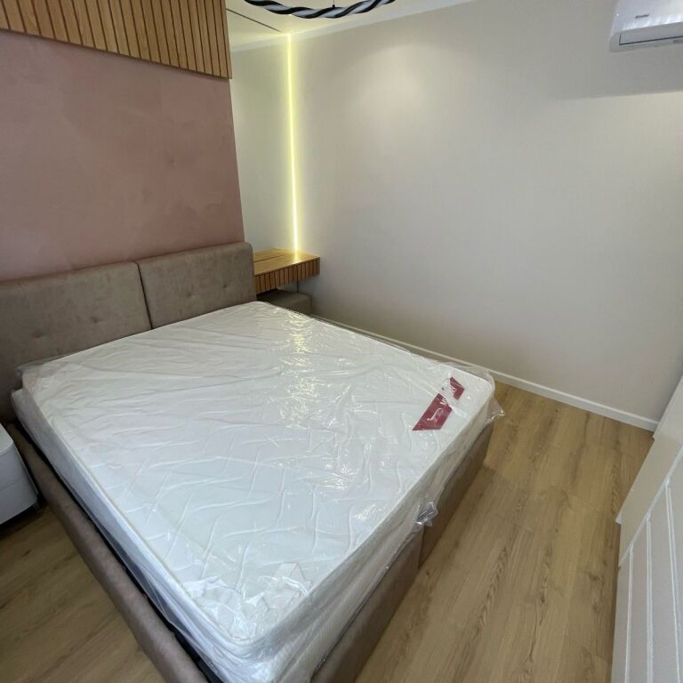 🏡 Apartament 1+1 + 🅿️me Qira – Bulevardi i Ri (Rr. Karl Gega) 📍