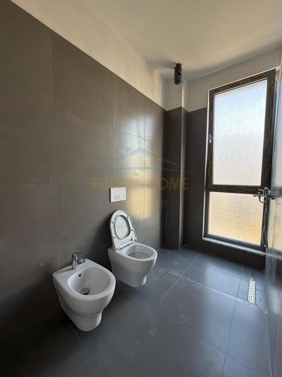 Qera, Vile Rezidenca Green Valley Liqeni i thate