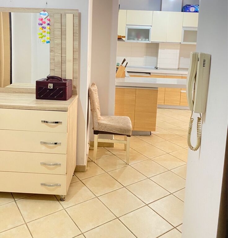 Appartamento 2+1, Astir( Ozoni)!