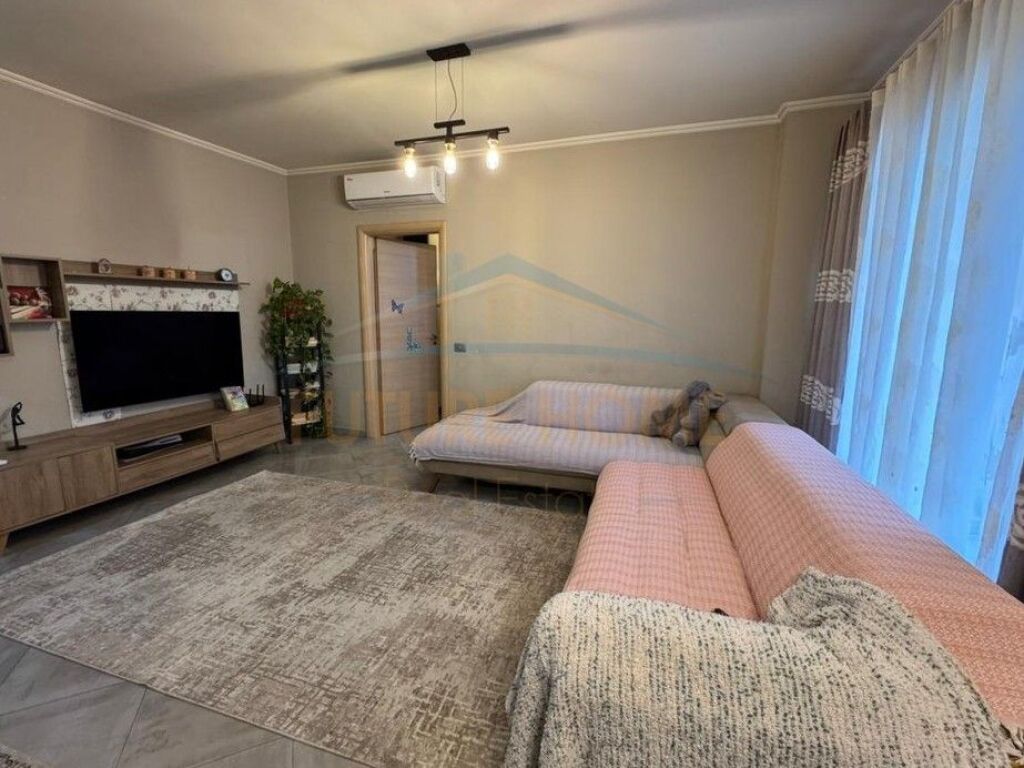 Shitet,Apartament 2+1+2, Kompleksi Tower Bridge,Rruga e Dibres.