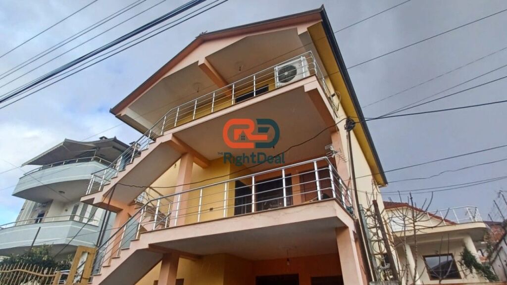 Ne Allias Shitet Vile 3-Kateshe Totalisht E Investuar Gati Per Banim!!