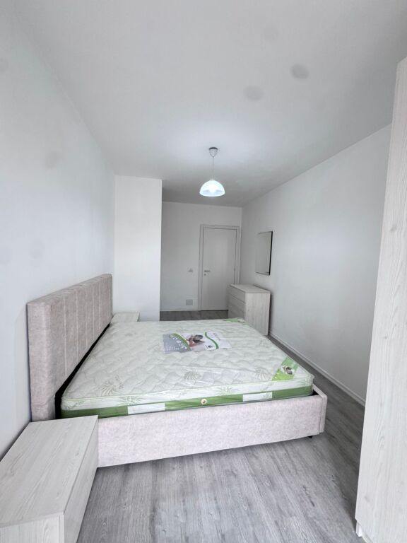 Affitto 1+1, Campo di Aviazione 50.000 lek