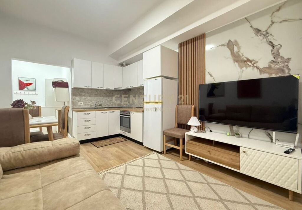 Jepet me Qera Apartament 1+1
