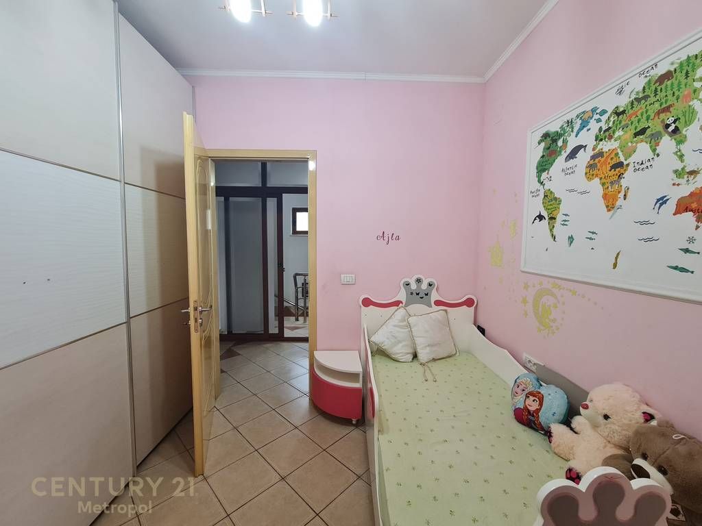 OFFRO CASA PRIVATA SU DUE PIANI IN AFFITTO - KOMBINAT! 800 € /Mese