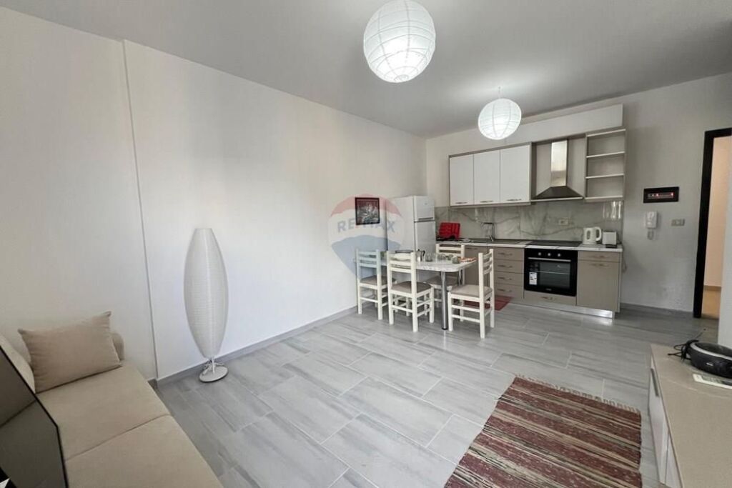 🏡 Garsoniere për Shitje  vija e pare në Lungomare, Vlorë – 42.36 m² | 103,000 €