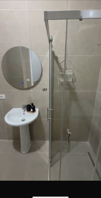 Apartament me qera 1+1