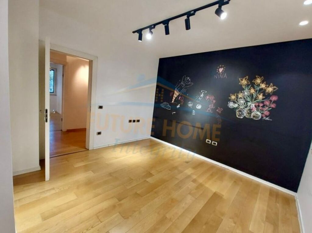 Affitto, Appartamento per Uffici, Blloku, Tirana.