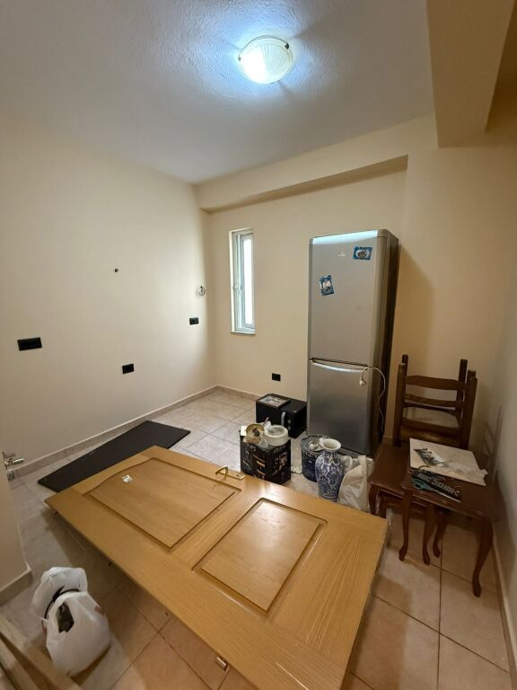 Ambjent Zyre me qera - Bllok