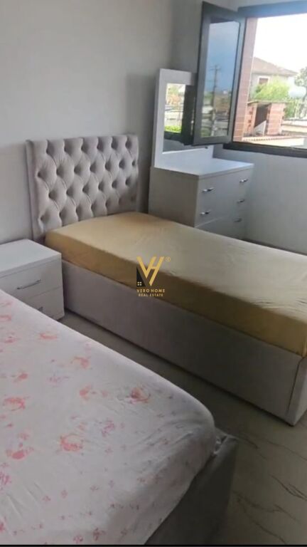 JEPET APARTAMENT 2+1+BLK ME QERA TE STACIONI TRENIT 45.000 LEKE