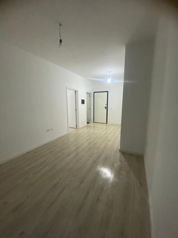 Jepet me qera apartament 1+1 , 5 maj, Prane Black Stone Longue