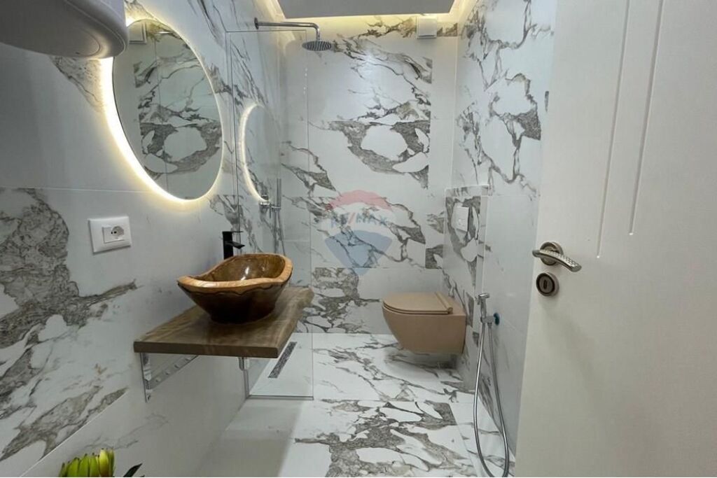 Apartment 2+1 for sale at Shushica, Dinamo Stadium,