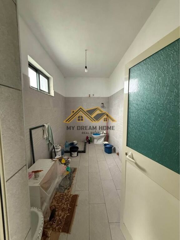 Okazion! Shitet vile 2-kateshe ne Bisht-Kamez!