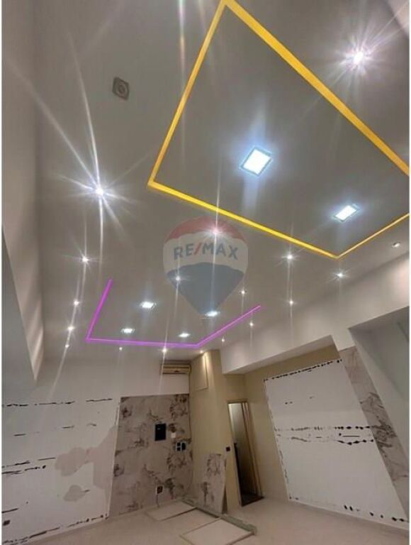 🏪 Dyqan – Për Shitje |  Vlorë 📍 Pas Conad | Sheshi Isa Boletini