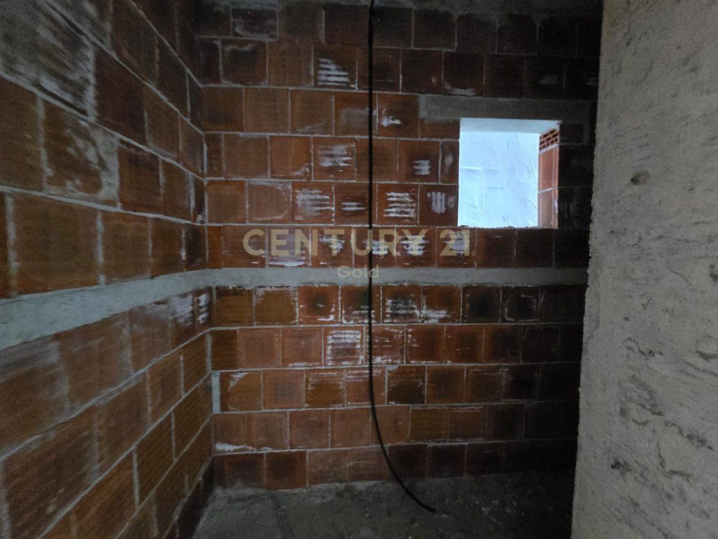 APARTAMENT 1+1 PER SHITJE TEK ISH FUSHA E AVIACIONIT