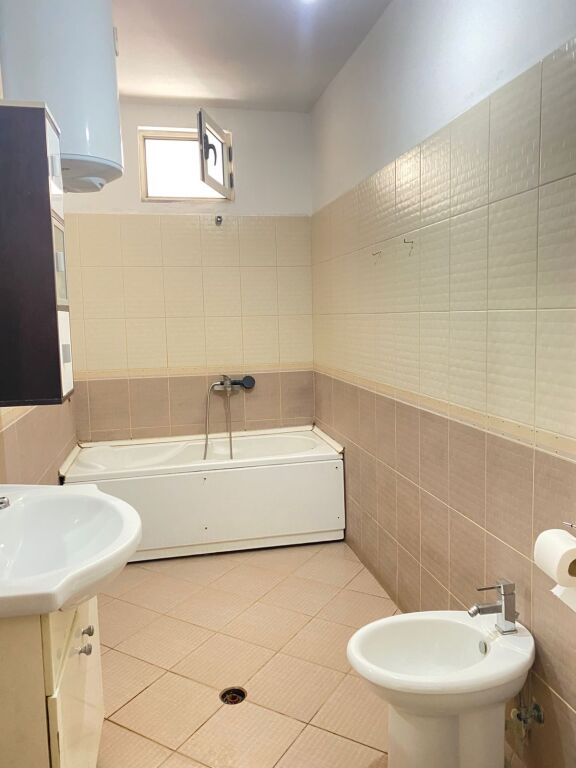 Appartamento 2+1, Astir( Ozoni)!