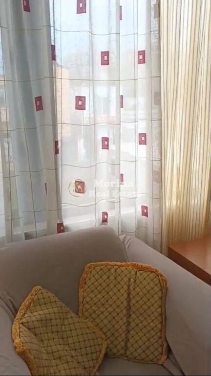 Qera | Shtëpi private 2 + 1 | Laprak | 400 €/muaj