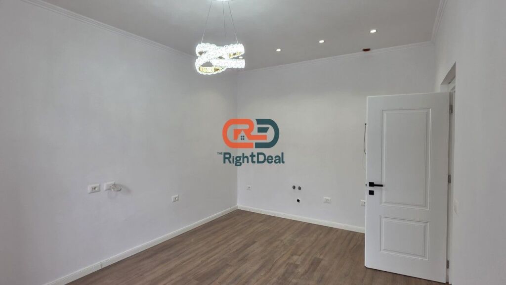 Buze Unazes Se Vogel, Shitet Apartament 2+1, Me Lokacion Dhe Orientim Perfekt!!