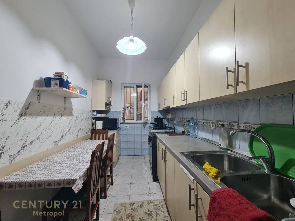 OFFRO CASA PRIVATA SU DUE PIANI IN AFFITTO - KOMBINAT! 800 € /Mese