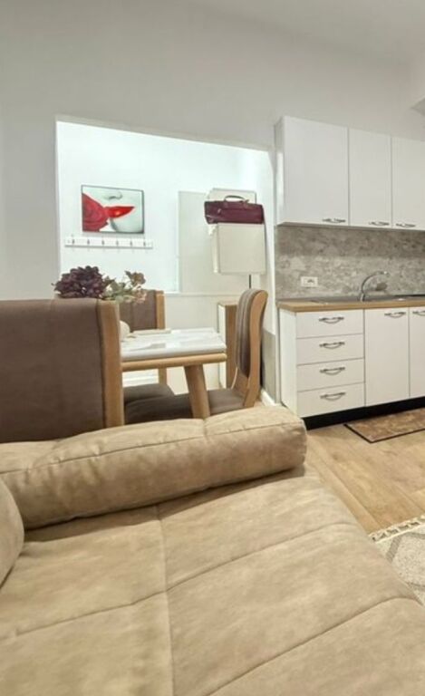 Jepet me Qera Apartament 1+1