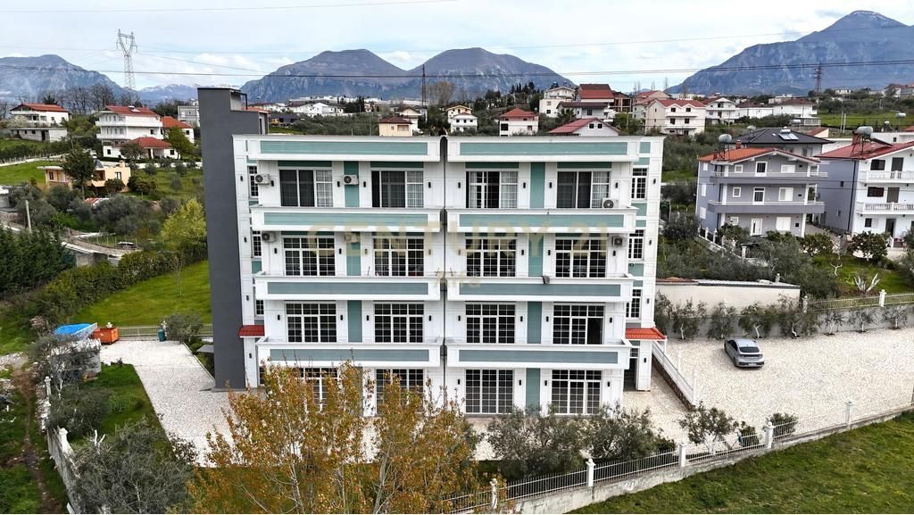 PENTHOUSE MODERN ME QIRA NË PASKUQAN!