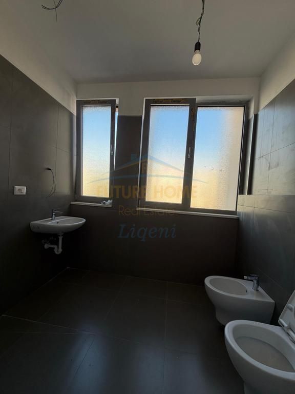 Qera, Vile Rezidenca Green Valley Liqeni i thate