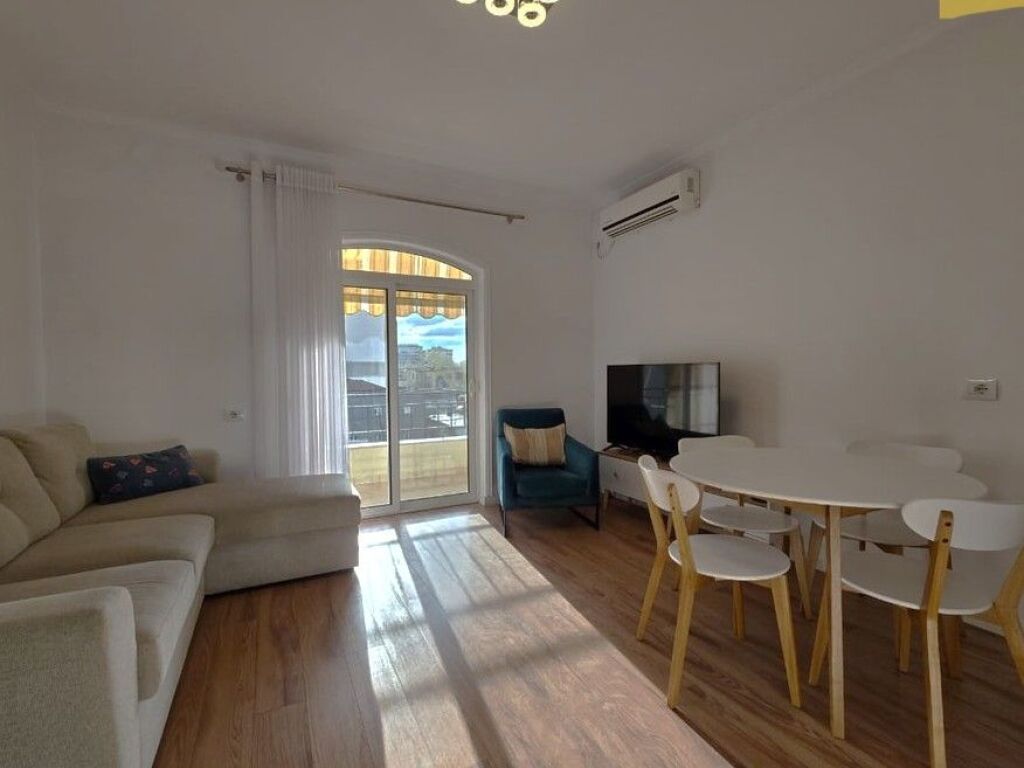 QERA NE QENDER, 1+1, 550 EURO