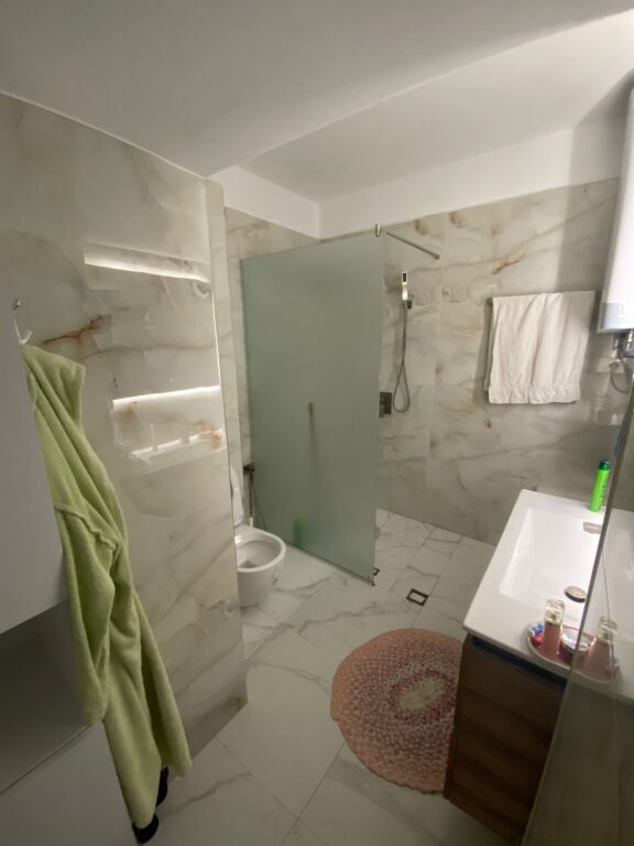 Apartament 2+1 + 3 ballkone te Eleonora