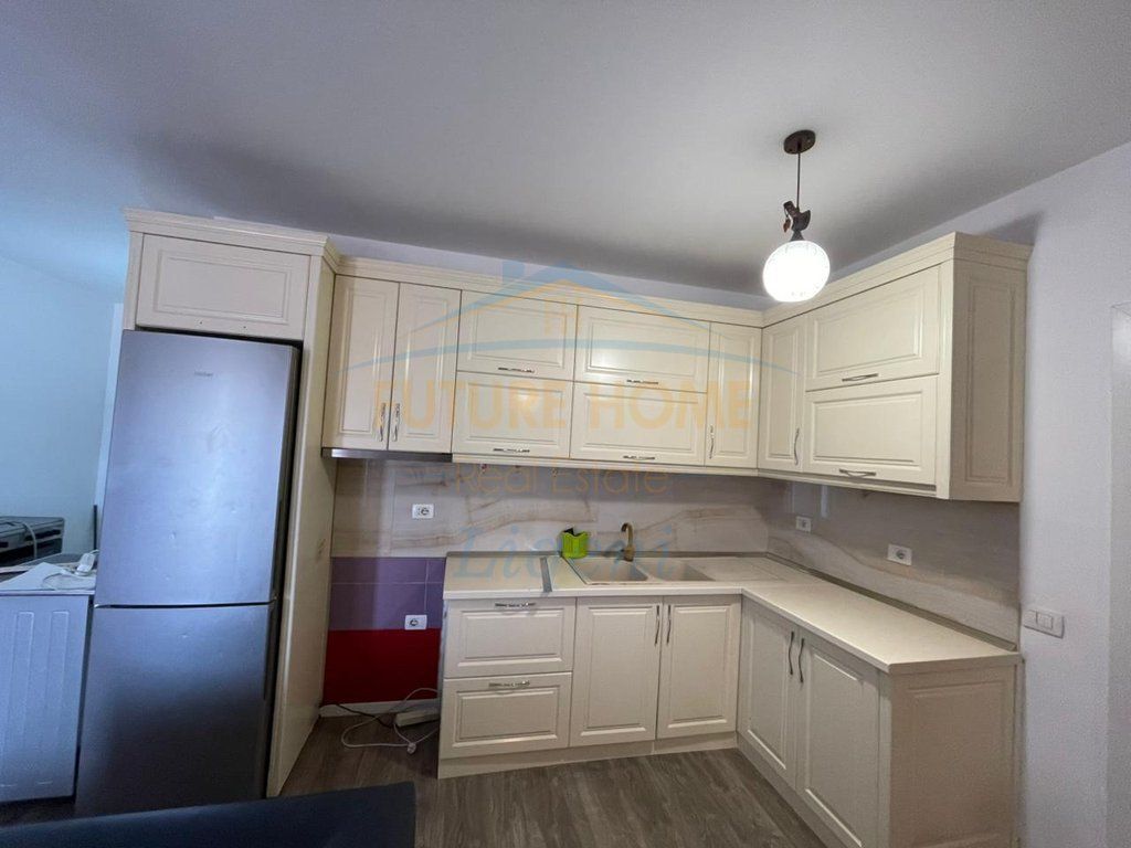 Qera, Apartament 2+1, Ish Parku i Autobuzave, Tirane.