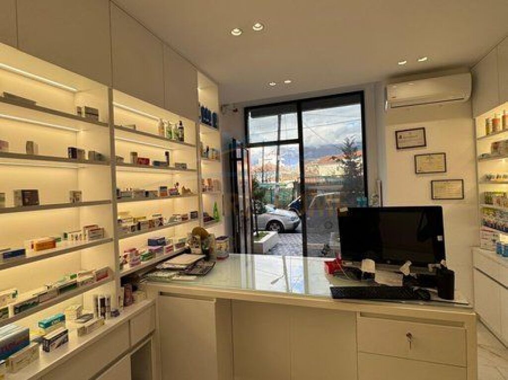 Affitto, Locale Commerciale Duplex, Ospedale Americano 2, Tirana
