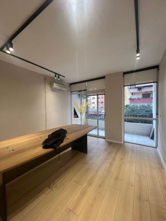 OFFICE 90 M2 FOR RENT AT KOMUNA E PARISIT 90,000 LEKE