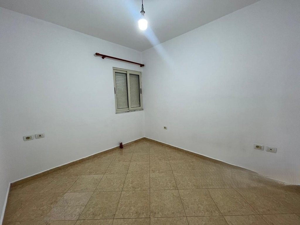 IN AFFITTO APPARTAMENTO 2+1 NELLA ZONA DI FUSHËN E AVIACIONIT 550 € /Mese