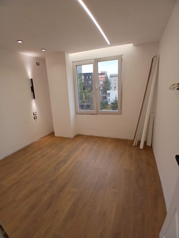 Shitet , Apartament 1+1 , 21 Dhjetori , Tirane