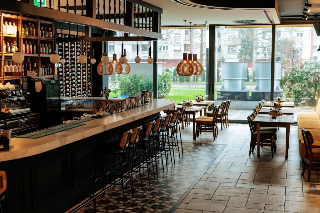 AMBIENCE FOR BAR-RESTAURANT EDGE OF MAIN STREET, BARRICADE STREET