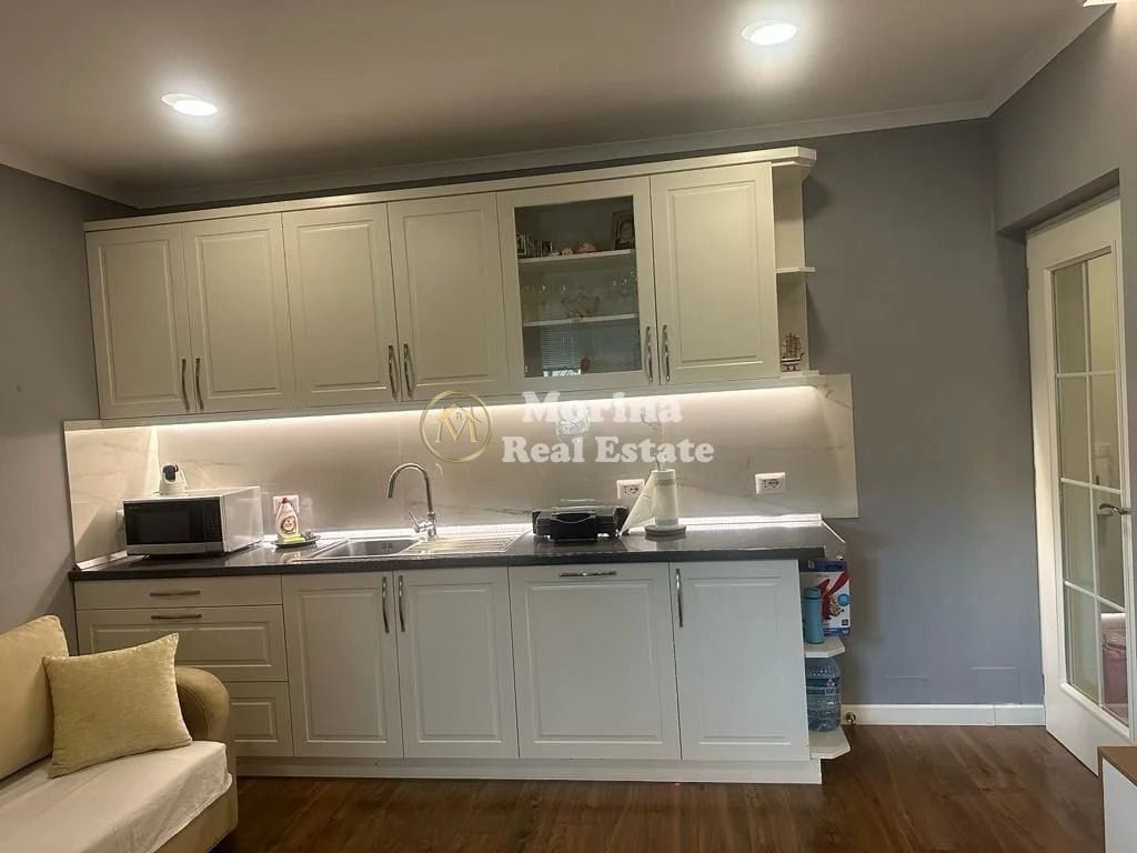 Rent | Apartment 2 + 1 | Irfan Tomini Street, building with arrow| 800 €/month