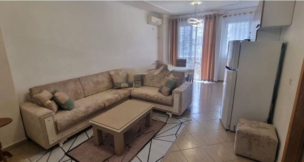 Appartamento 2+1+2 con Balconi in Affitto ad Astir!