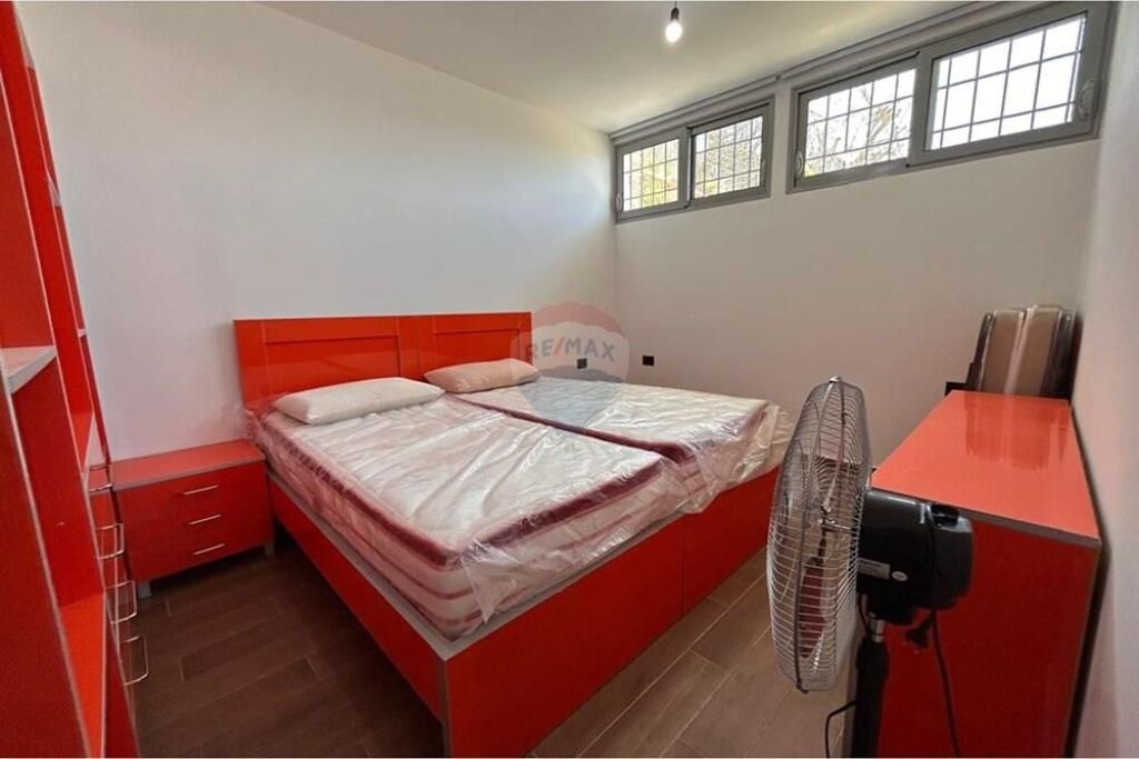 🏡 Apartament 1+1 me Qira – Rruga Reshat Osmani, Vlorë