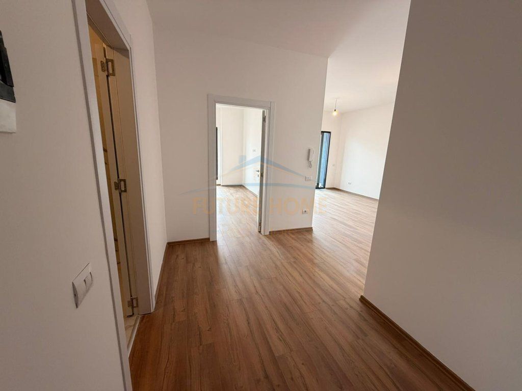 Affitto, Appartamento 1+1, Via delle Barricate, Tirana.