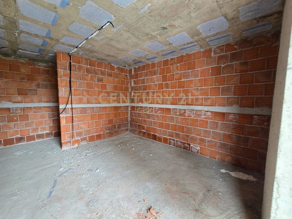 APARTAMENT 1+1 PER SHITJE TEK ISH FUSHA E AVIACIONIT