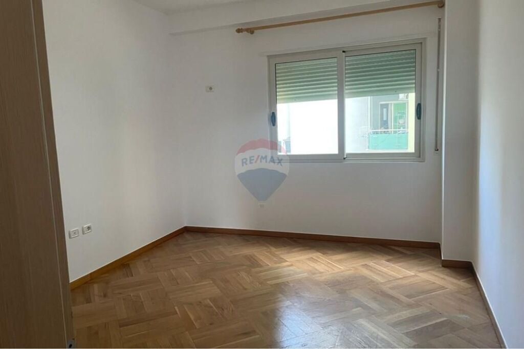 🏡 Apartament 3+1 me Qira – Pranë Parkut Aulona, Vlorë