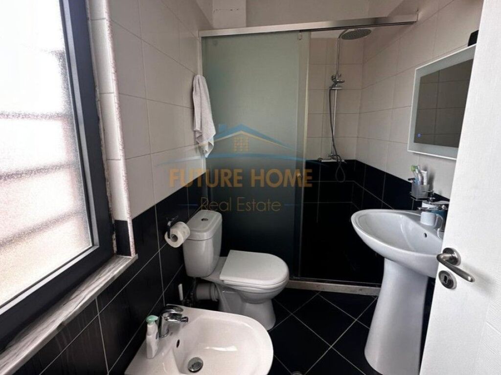 Shitet, Apartament 3+1+2 ,Unaza e Re ,Tiranë