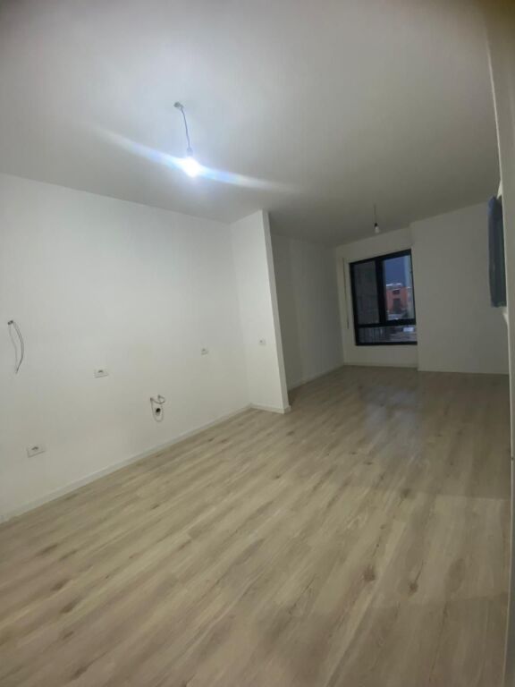 Jepet me qera apartament 1+1 , 5 maj, Prane Black Stone Longue