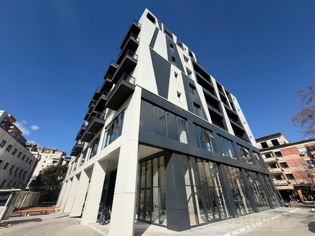 AMBIENT 110 METRA OPEN SPACE BUZE RRUGES BARRIKADAVE PER QIRA!