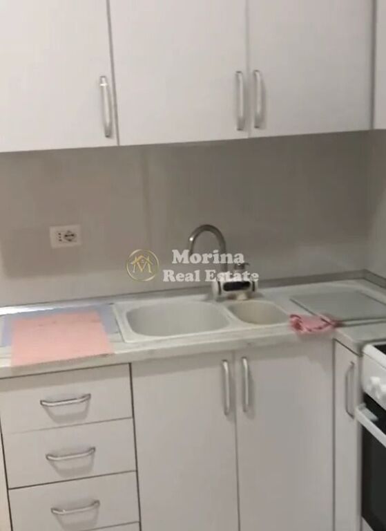 Affitto | Casa privata 1 + 1 | Vicino a Xhamis Xhura, Oxhaku | 350 €/mese