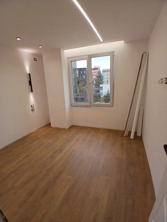 Shitet Apartament 1+1, 21 Dhjetori