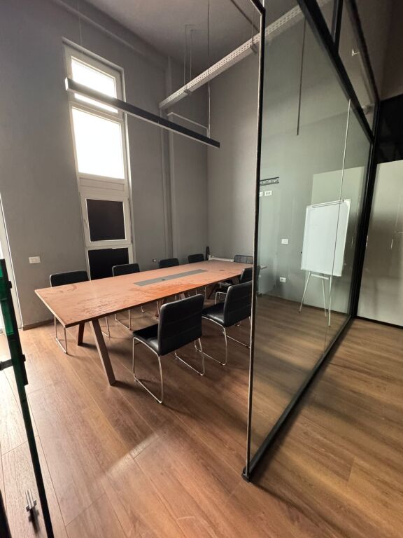 JEPET ZYRE ME QERA 740M2 ALI DEM