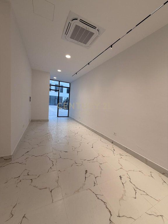 Shitet Njesi Biznesi shume prane Sheshit Skënderbej (Qendër), Rruga Mine Peza - 211,200€ | 38.4 m²