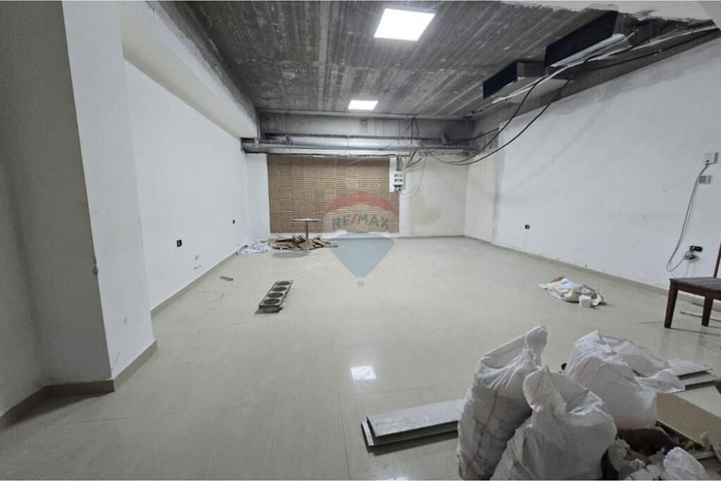 🏪 Dyqan – Për Shitje |  Vlorë 📍 Pas Conad | Sheshi Isa Boletini