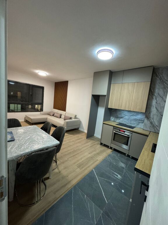 Jepet me Qera Apartament 1+1+Ballkon ne Kamez