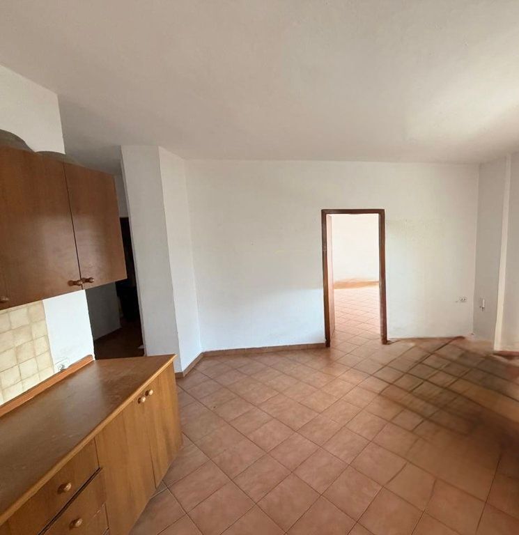 Apartament 1+1 në shitje  Rruga 5 Maji !