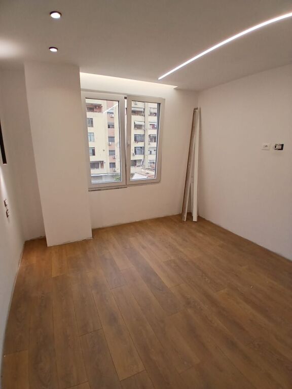 Shitet , Apartament 1+1 , 21 Dhjetori , Tirane
